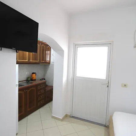 Seaside Genti Pollo Ksamil