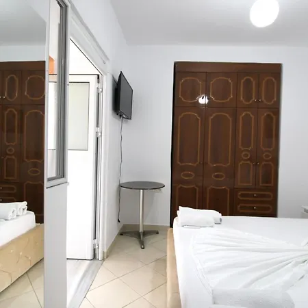 Aparthotel Seaside Genti Pollo 3*