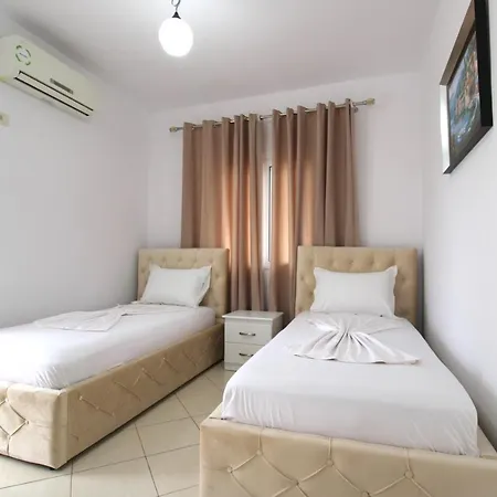 Seaside Genti Pollo Aparthotel *