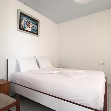 Seaside Genti Pollo Aparthotel *