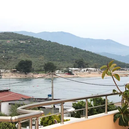 Seaside Genti Pollo Aparthotel
