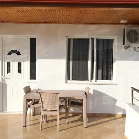 Seaside Genti Pollo Апарт-отель