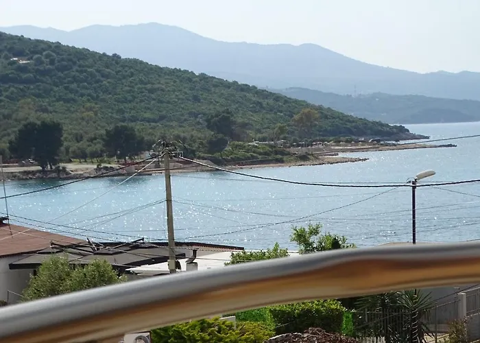 Ξενοδοχείο με διαμερίσματα Seaside Genti Pollo Εξαμίλιο