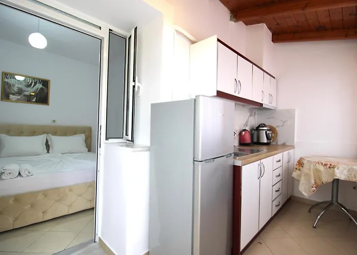 Ξενοδοχείο με διαμερίσματα Seaside Genti Pollo 3*