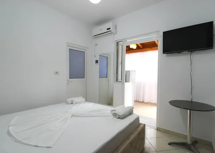 Seaside Genti Pollo 3*