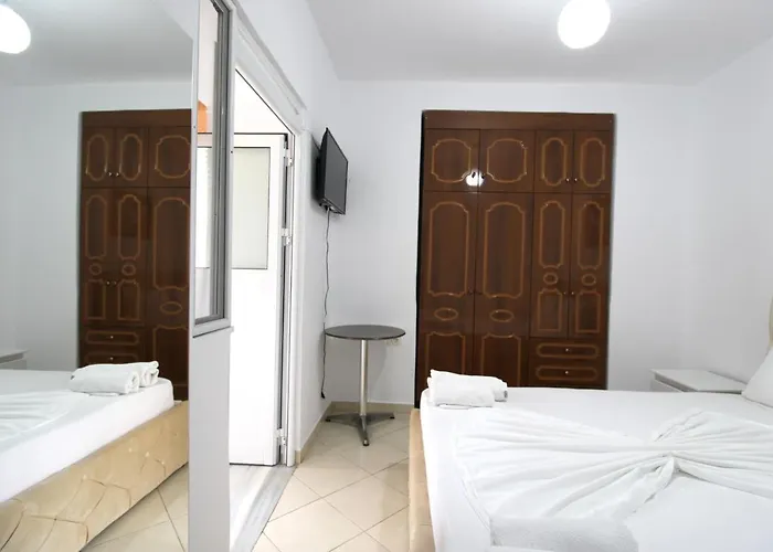 Ξενοδοχείο με διαμερίσματα Seaside Genti Pollo 3*