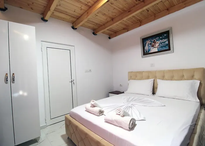 Ξενοδοχείο με διαμερίσματα Seaside Genti Pollo 3*